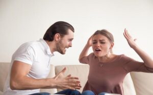Giải mã giấc mơ thấy cãi nhau